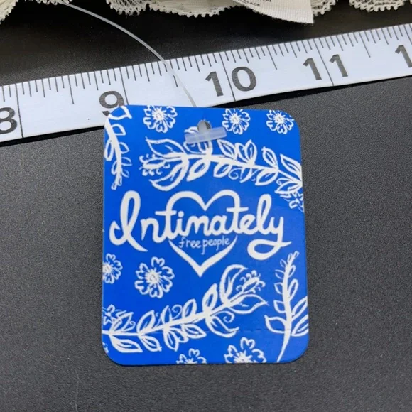 Free People Intimitely Bralette Sz Med NWT Beautiful Lacey - Picture 3 of 11